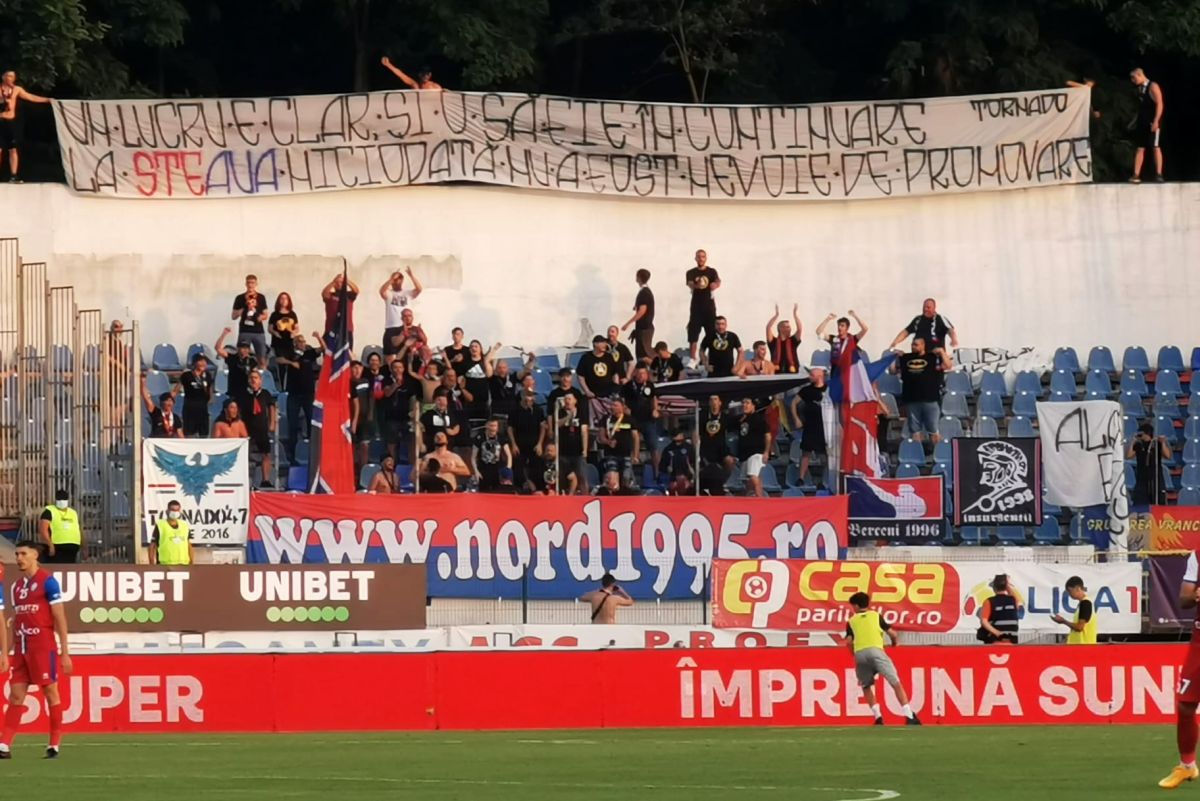 Război pe toate fronturile! Peluza Nord, mesaj acid pentru CSA Steaua, pe stadionul din Botoșani