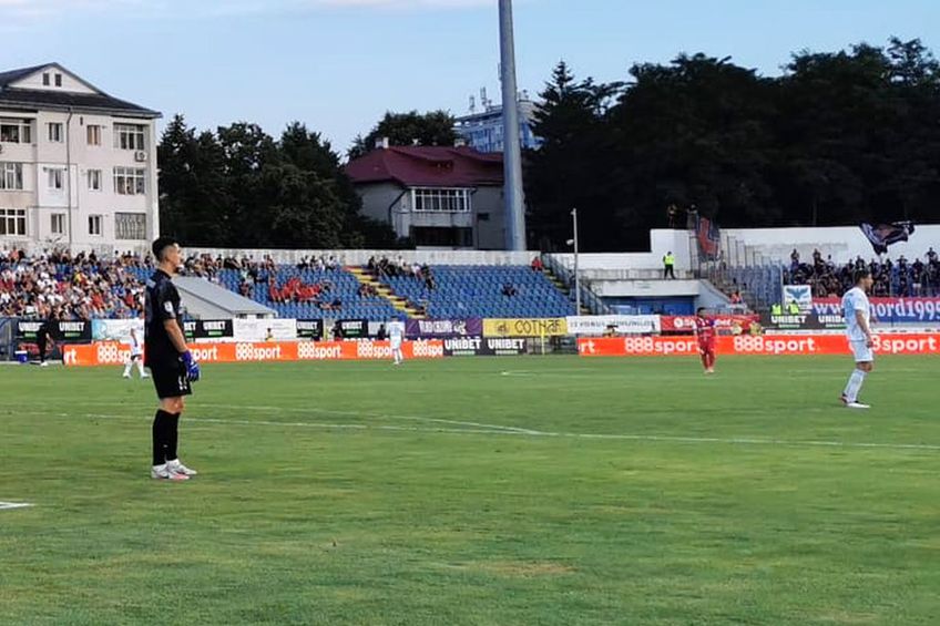 FCSB a debutat în noul sezon pe terenul de la Botoșani / foto: Ionuț Tabultoc