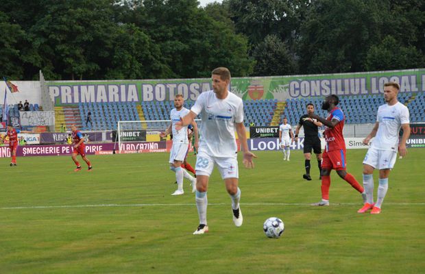 Becali nu s-a putut abține! 3 schimbări la pauză: un nou-venit, judecat rapid