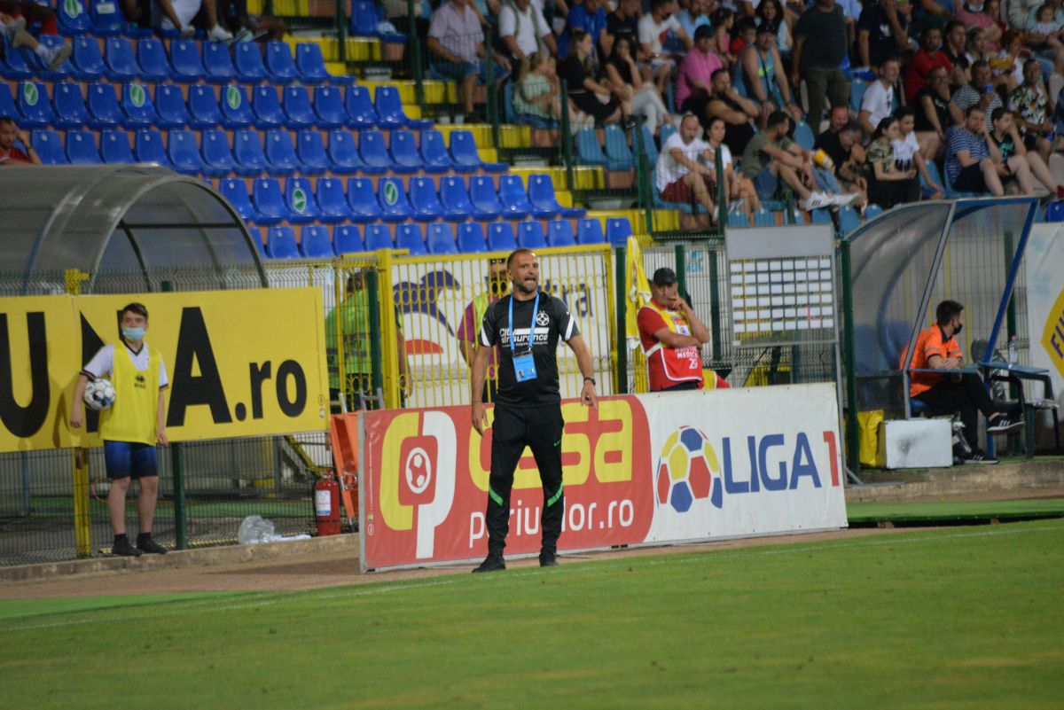 Se pregătește mutarea „bombă” în Liga 1! Laurențiu Reghecampf vrea să se întoarcă la FCSB