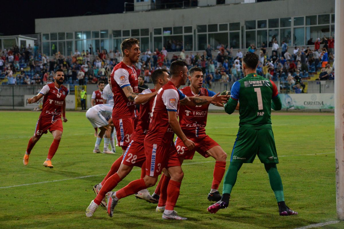 Se pregătește mutarea „bombă” în Liga 1! Laurențiu Reghecampf vrea să se întoarcă la FCSB