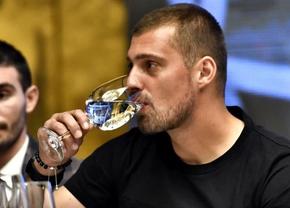 Gabriel Tamaș dă cărțile pe față: „Am jucat și beat, pardon, mahmur! De asta nu mai pot eu! Noroc”