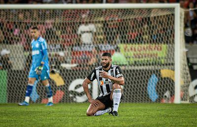 Noapte de coșmar pentru Hulk » A ratat avionul, după ce a stat 4 ore la controlul antidoping: „Nu puteam să fac! Am slăbit 6 kile, am băut 30 de litri de apă!”