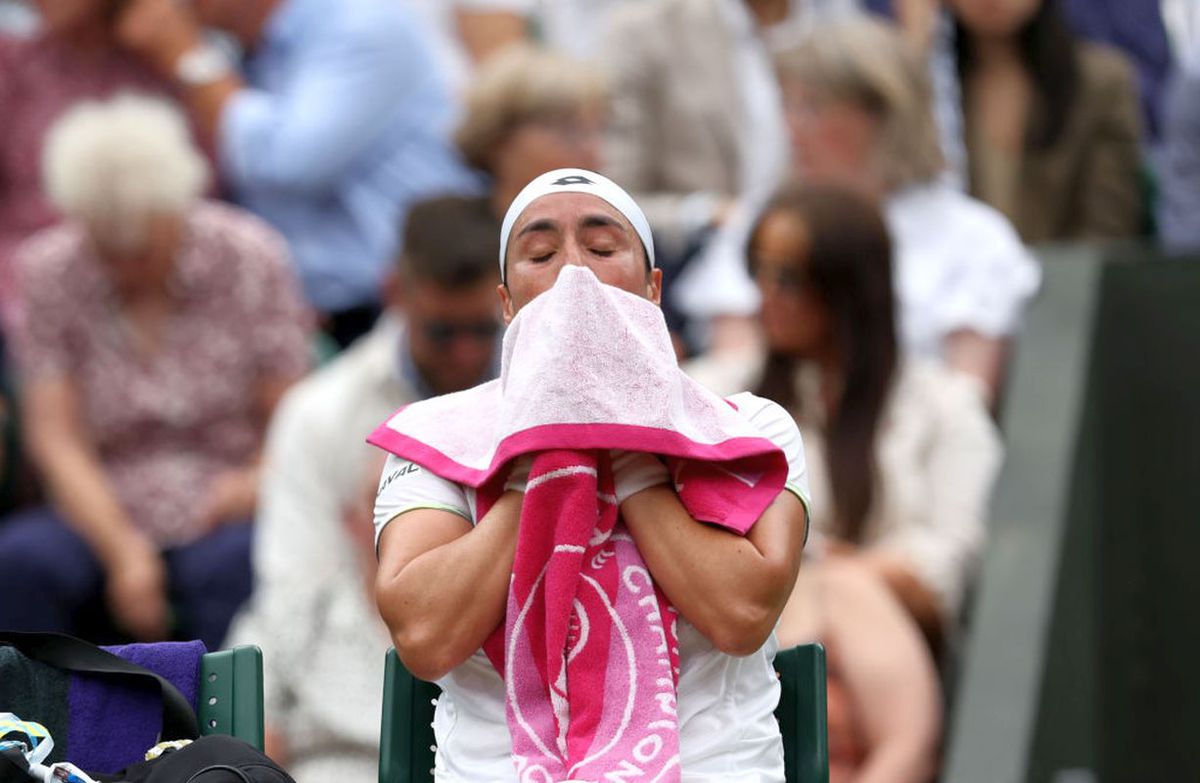Prăbușirea lui Jabeur din finala Wimbledon a adus numele lui Halep în discuție