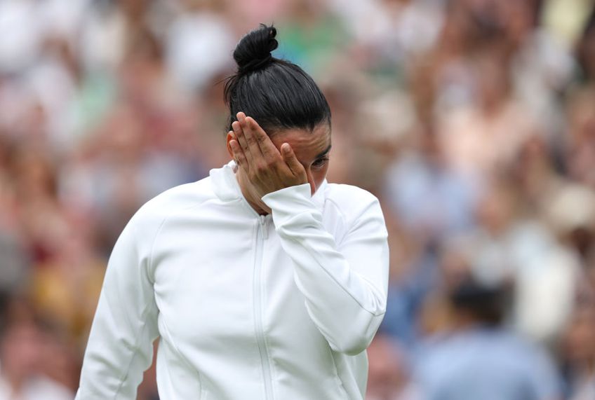 Marketa Vondrousova (24 de ani, numărul 42 WTA) a învins-o pe Ons Jabeur (28 de ani, numărul 6 WTA), scor 6-4, 6-4, și este noua campioană de la Wimbledon. Tunisianca și-a găsit cu greu cuvintele printre lacrimi.