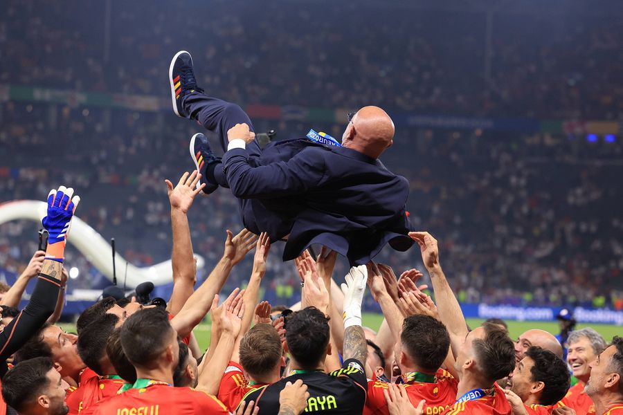 Spania a cucerit trofeul european cu Luis De la Fuente pe banca tehnic[ / Foto: Imago Ce lovitură! Luis de la Fuente poate părăsi Spania » Ofertă de nerefuzat din partea unei alte naționale