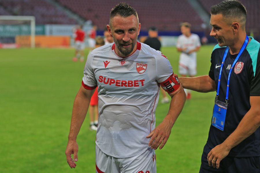 Fotbalistul lui Dinamo, criticat după meciul cu U Cluj: „Depășit, a pierdut toate duelurile”