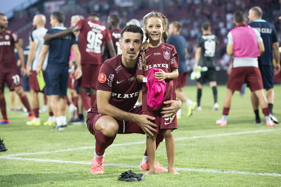 Fotbalul învinge gradele » Ce nu s-a văzut la TV în CFR Cluj - Dinamo, din prima etapă a Superligii