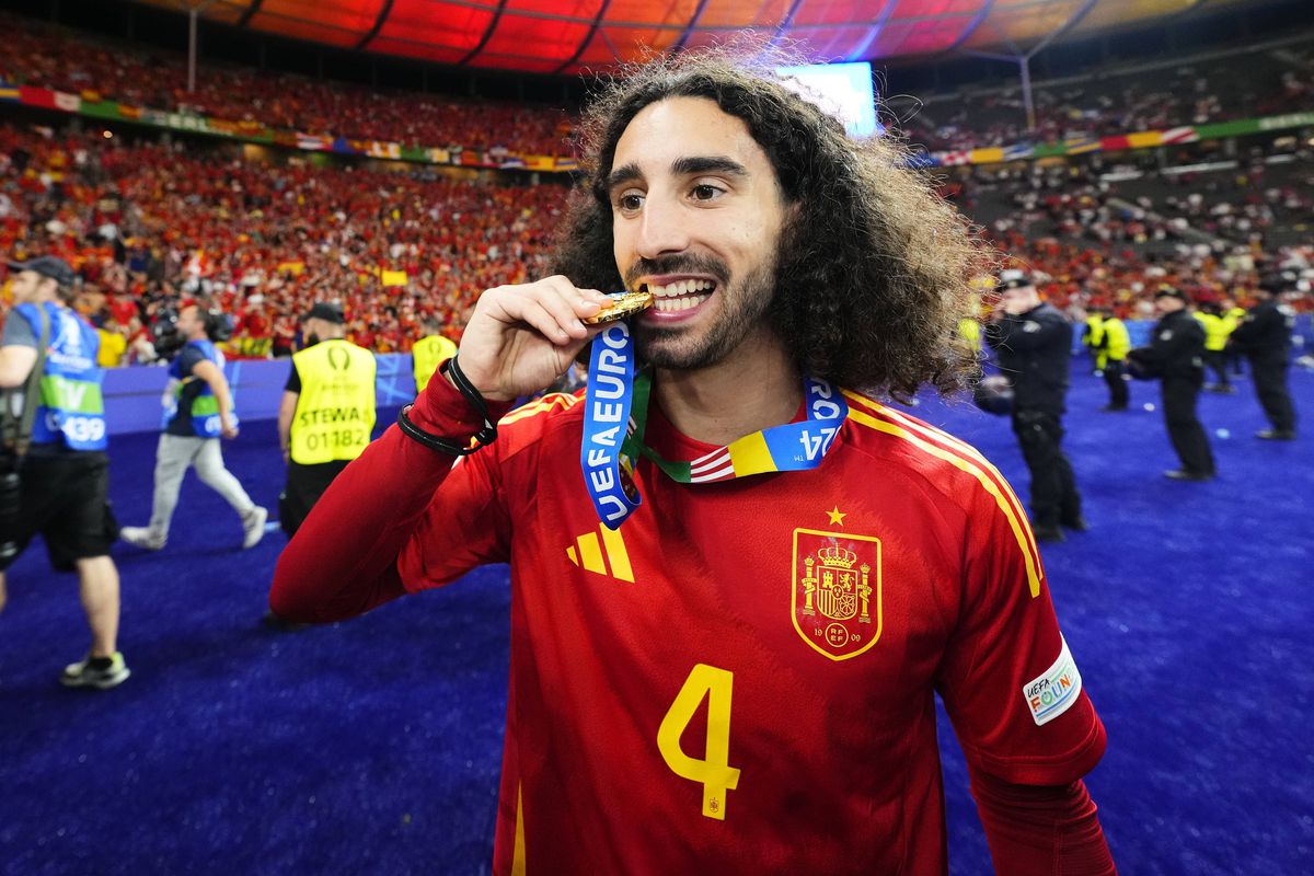 Marc Cucurella și-a vopsit părul în roșu