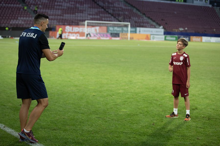 Fotbalul învinge gradele » Ce nu s-a văzut la TV în CFR Cluj - Dinamo, din prima etapă a Superligii