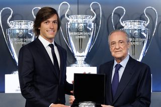 Primește bani de la clubul care i-a vândut jucătorul! » Real Madrid își prezintă ultima achiziție de la Benfica