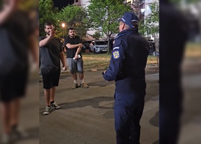 VIDEO. „Nu trebuie să ne batem”, le-a spus șeful Jandarmeriei din Harghita fanilor lui Dinamo. Ce s-a întâmplat la Miercurea Ciuc