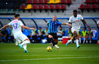 FCSB s-a făcut de râs în Andorra » Campioana a fost călcată în picioare de Inter D'Escaldes, dar s-a calificat cu noroc