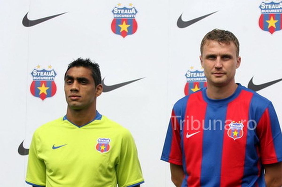 FOTO Aroganță la CSA Steaua » Le-au „clonat” tricourile echipei lui Gigi Becali!