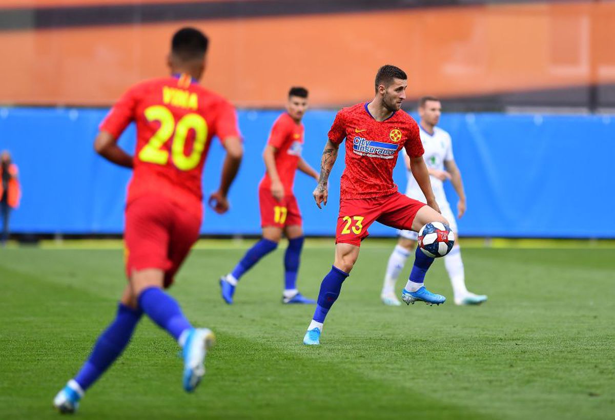 MLADA BOLESLAV - FCSB // FOTO Salvați de Panțâru » Fără antrenor și cu 9 accidentați, FCSB se califică în play-off-ul EL cu un gol în prelungiri