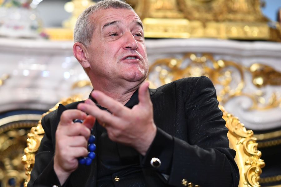 Gigi Becali, patronul FCSB, este unul dintre cei mai bogați oameni din România Gigi Becali și Dumitru Dragomir, afacere de 2 milioane de euro anunțată în direct: „E multimilionar, ce să caute la FCSB?”