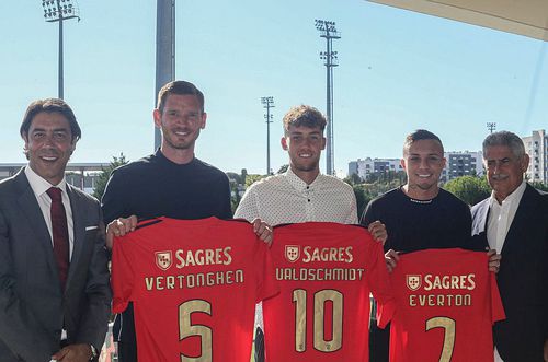 Benfica a făcut 3 transferuri tari // FOTO: https://www.facebook.com/SLBenfica/
