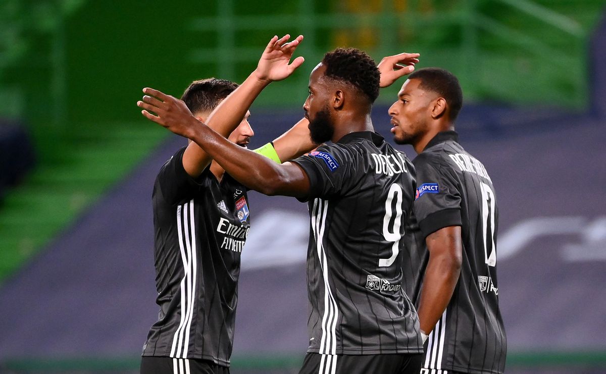 VIDEO + FOTO Raheem Sterling s-a făcut de râs! Starul lui Manchester City, ratare incredibilă înainte de golul decisiv al lui Lyon