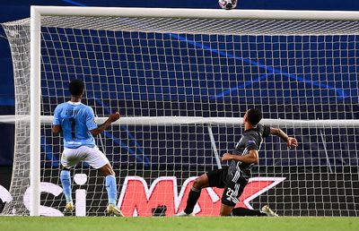 VIDEO + FOTO Raheem Sterling s-a făcut de râs! Starul lui Manchester City, ratare incredibilă înainte de golul decisiv al lui Lyon