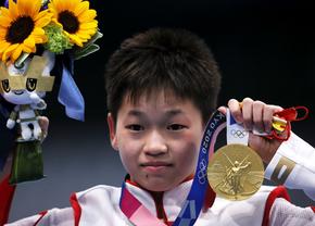 Modelul chinez » A luat aurul olimpic la 14 ani și a fost ademenită cu milioane » Răspunsul familiei: „Nu acceptăm nimic!”