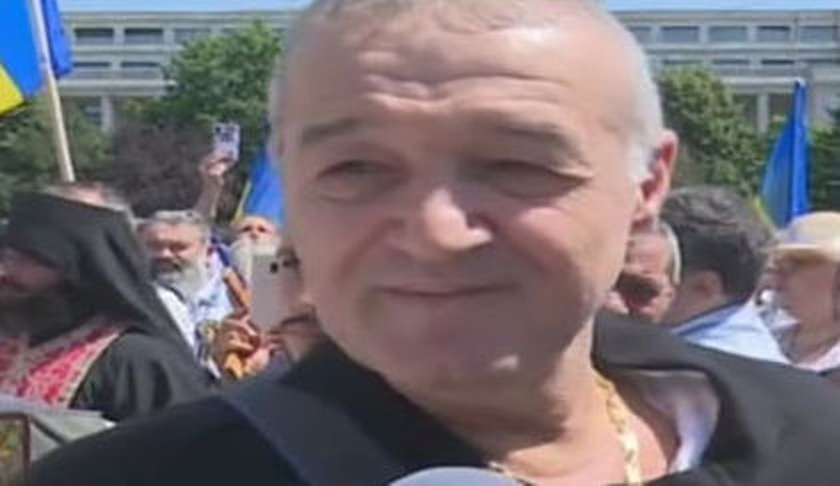 Gigi Becali - protest: 15 august 2021