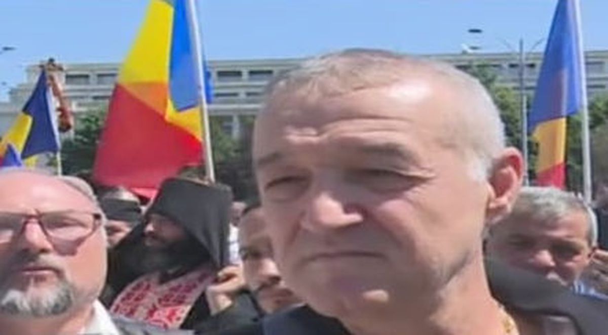 Gigi Becali - protest: 15 august 2021