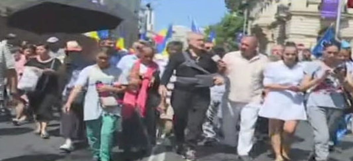 Gigi Becali, protest în stradă alături de preoți: derapaj homofob în direct » Imagini incredibile cu MM Stoica și Alexandru Tudor