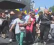 Gigi Becali, moment neașteptat la protestul din Piața Victoriei » A început să cânte alături de preoți în fața reporterilor