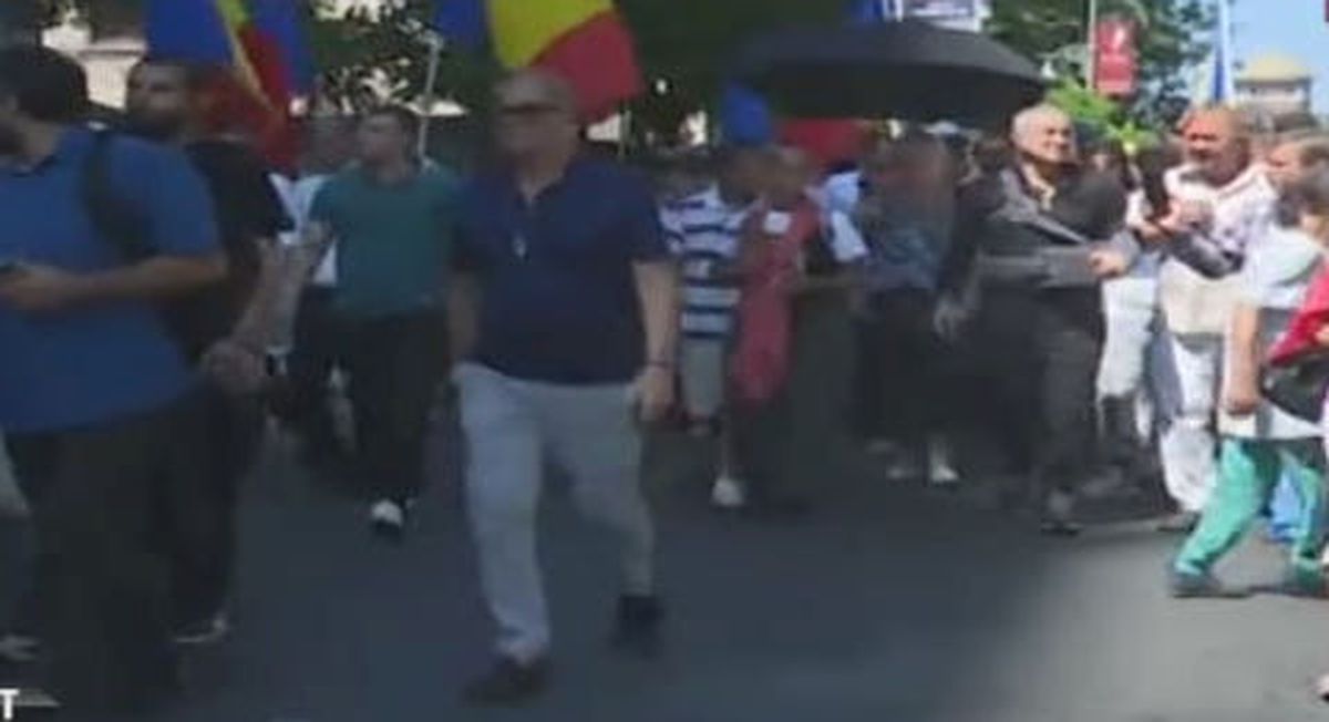 Gigi Becali - protest: 15 august 2021