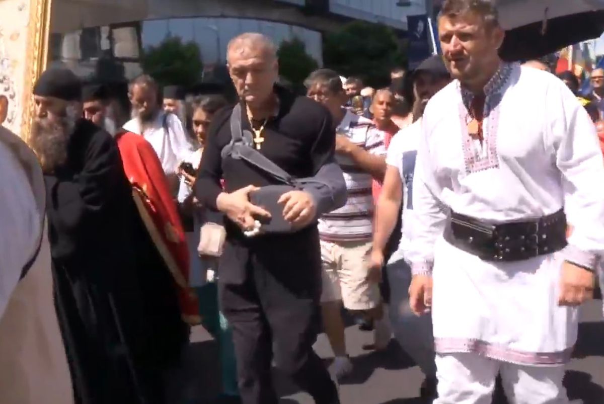 Gigi Becali - protest: 15 august 2021