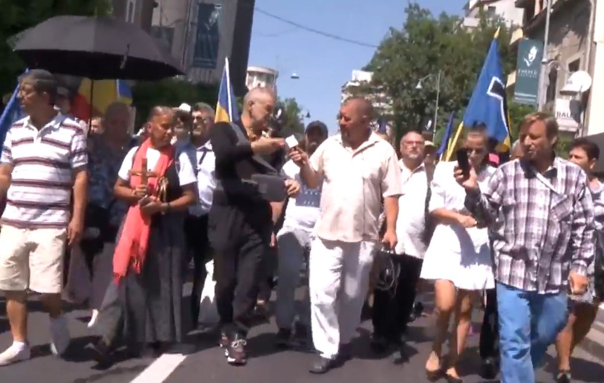 Gigi Becali - protest: 15 august 2021