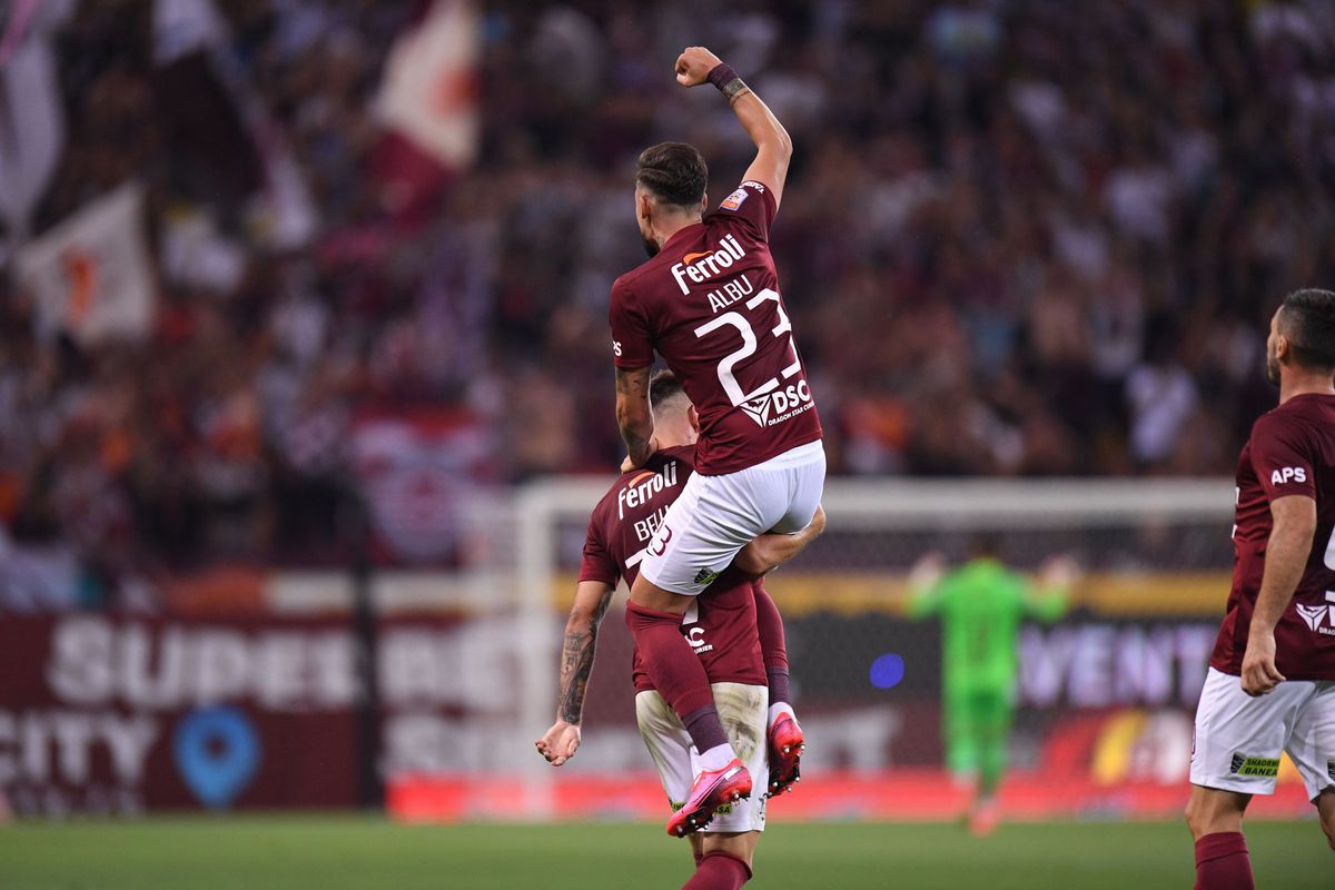 Fanii Rapidului nu l-au uitat pe Marius Șumudică la derby-ul cu FCSB