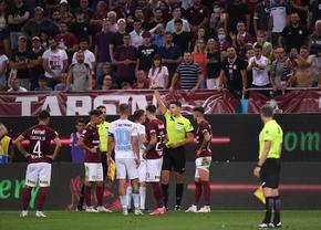 S-au luat la bătaie! Nervi întinși la maximum în finalul derby-ului Rapid - FCSB » 2 jucători au fost eliminați