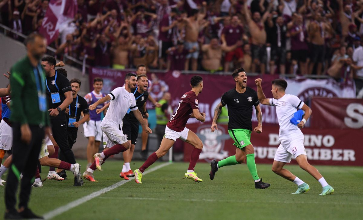 Mihai Iosif, cu soția pe teren după victoria cu FCSB! Imagini senzaționale cu rapidiștii și suporterii