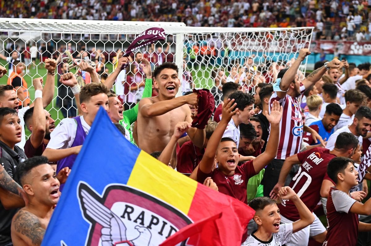 Mihai Iosif, cu soția pe teren după victoria cu FCSB! Imagini senzaționale cu rapidiștii și suporterii