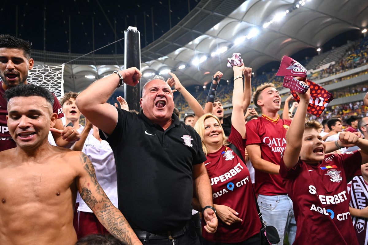 Mihai Iosif, cu soția pe teren după victoria cu FCSB! Imagini senzaționale cu rapidiștii și suporterii