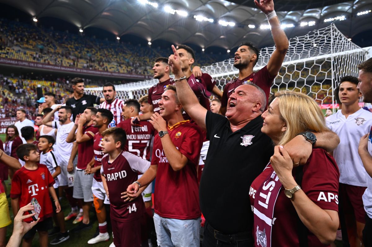 Mihai Iosif, cu soția pe teren după victoria cu FCSB! Imagini senzaționale cu rapidiștii și suporterii
