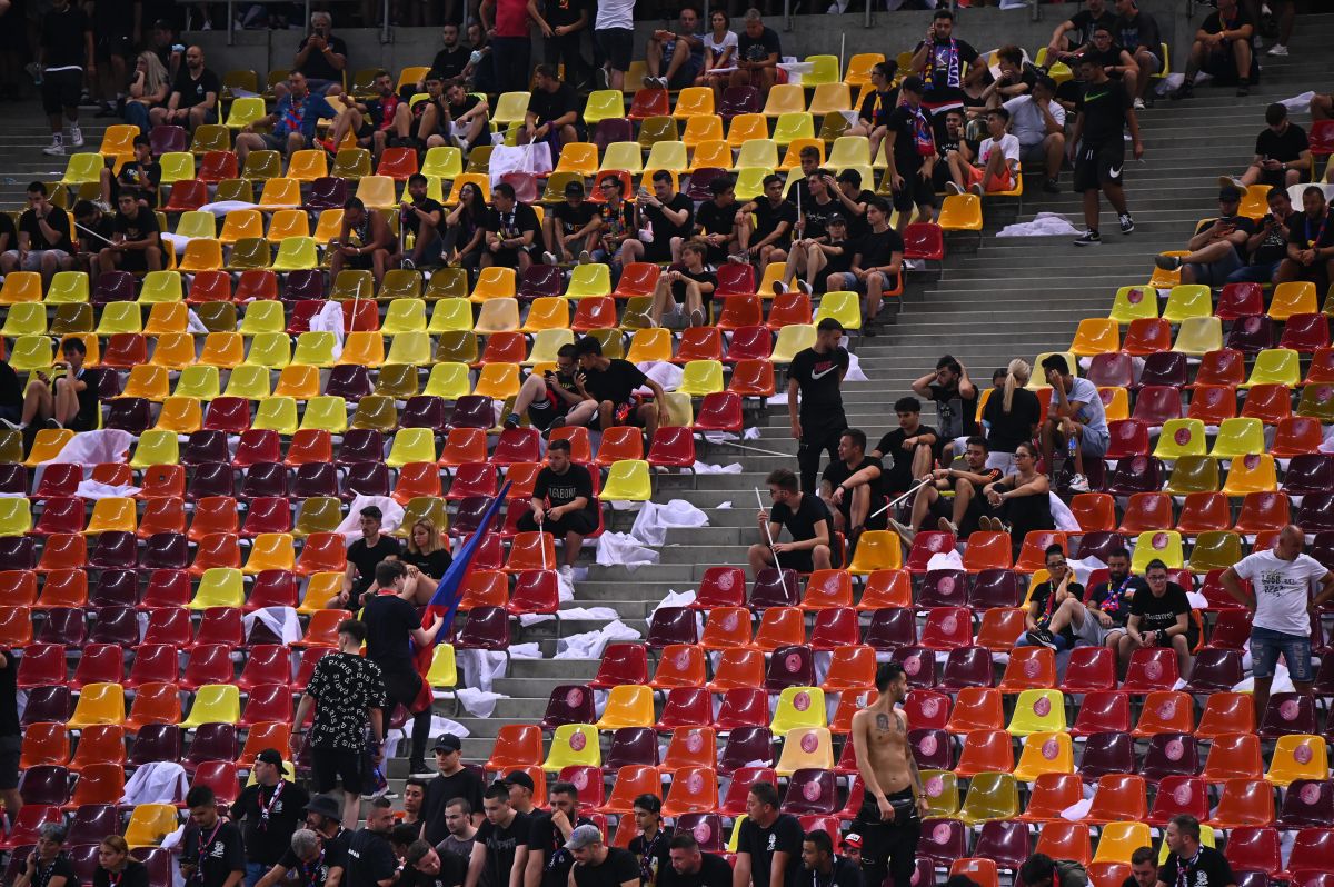 Mihai Iosif, cu soția pe teren după victoria cu FCSB! Imagini senzaționale cu rapidiștii și suporterii