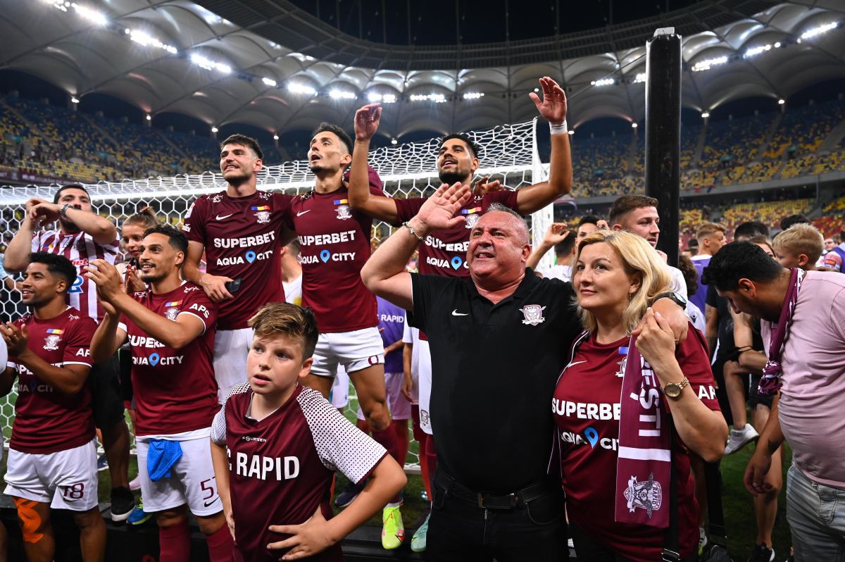 Mihai Iosif, cu soția pe teren după victoria cu FCSB! Imagini senzaționale cu rapidiștii și suporterii