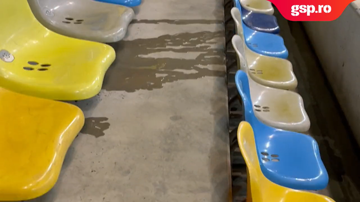 Inundație în tribunele Arenei Naționale în timpul meciului FCSB - Chindia » Imaginile falimentului de la cel mai mare și mai scump stadion din țară