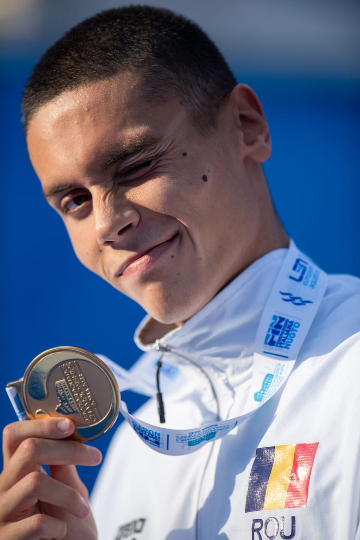 David Popovici este campion european și la 200 de metri liber! Și-a zdrobit adversarii din finală și a stabilit un nou record mondial al juniorilor