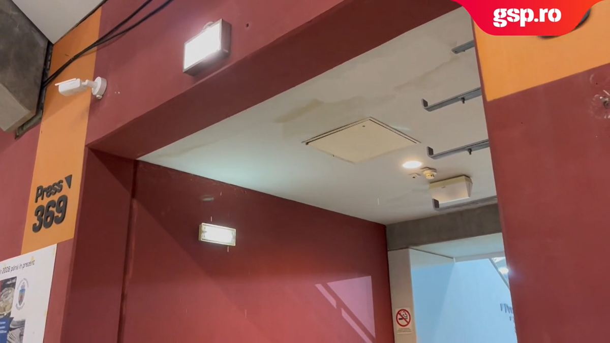 Inundație în tribunele Arenei Naționale în timpul meciului FCSB - Chindia » Imaginile falimentului de la cel mai mare și mai scump stadion din țară