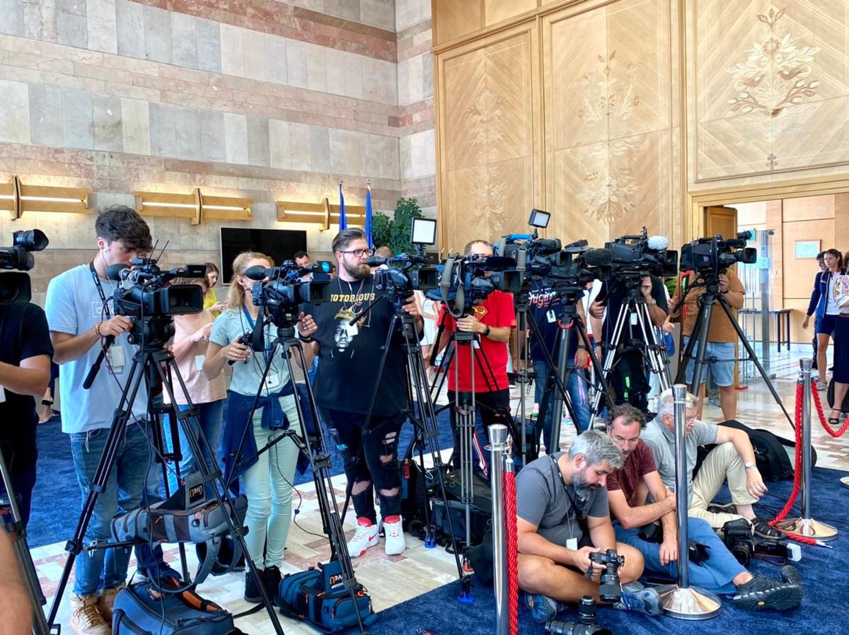 Niciun oficial al Ministerului Sportului nu i-a așteptat la aeroport pe canotorii care au adus 8 medalii României la CE de la Munchen / FOTO: Facebook@ FR Canotaj