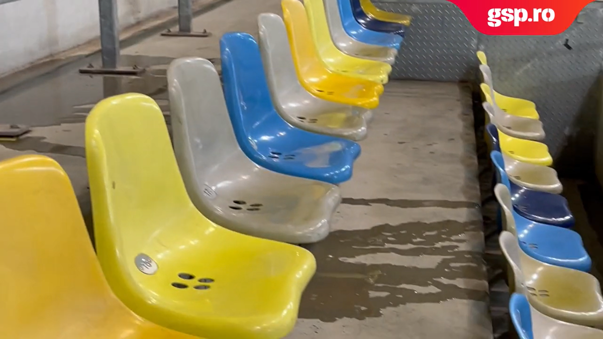 Inundație în tribunele Arenei Naționale în timpul meciului FCSB - Chindia » Imaginile falimentului de la cel mai mare și mai scump stadion din țară