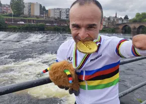 Cel mai neinspirat cadou din istoria sportului! » Ce a primit un ciclist cu brațele amputate: „E timpul campionilor”