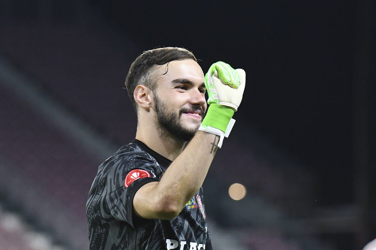 Răzvan Sava semnează azi contractul vieții! Portarul a ajuns în Italia, ultimele informații: când va fi prezentat