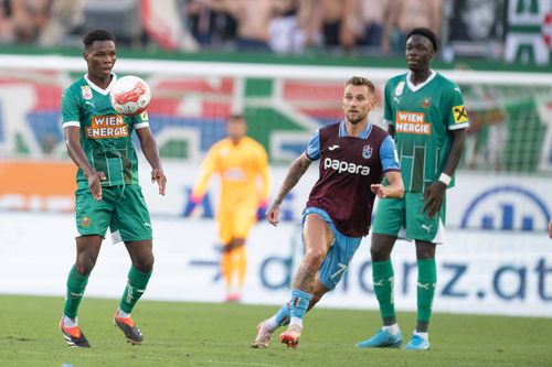 Denis Drăguș în Rapid Viena - Trabzonspor, scor 2-0 / Foto: Imago