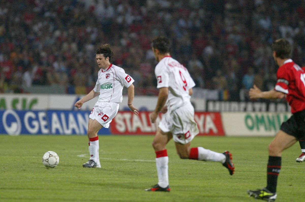 Povestea neștiută a titularului din Dinamo - Manchester United: „Am fost trimis la echipa a doua la retur” » 20 de ani de la o „dublă” istorică: „Nu i-am simțit aroganți sau cu ifose”