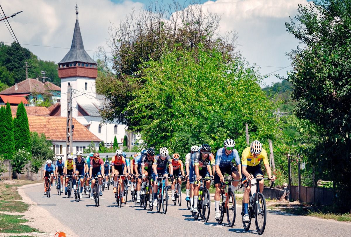 A început Turul României » Rezumatele din prima zi a competiției + start pe traseul Alba Iulia - Păltiniș