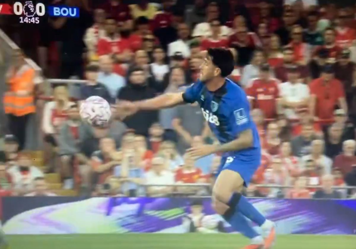 Senesi, henț în Liverpool - Bournemouth